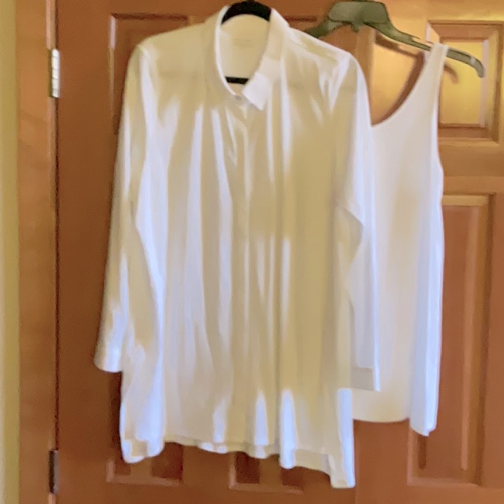 Beautiful white Eileen fisher tunic, excellent condition. Includes tank.